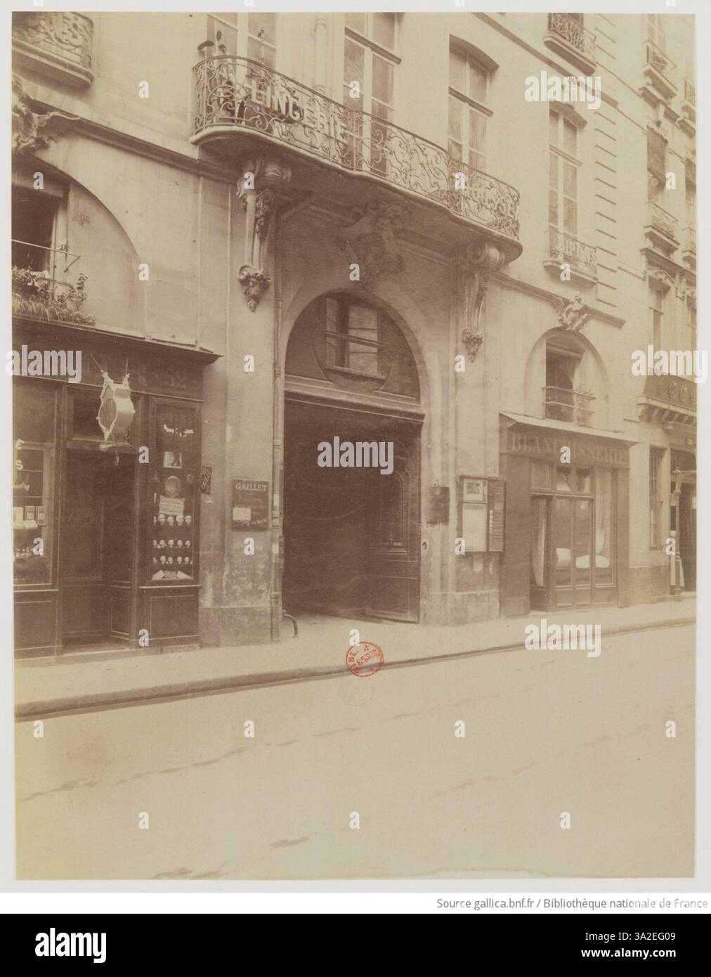 This photograph by Eugène Atget shows the Hôtel du Tillet de la ...