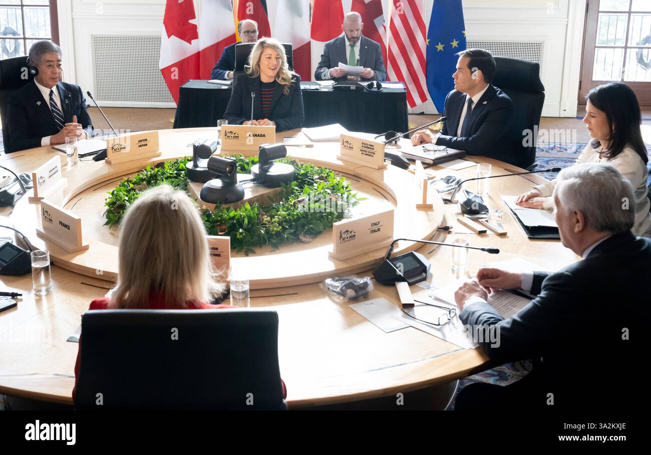 From L to R, Japanese Foreign Minister Iwaya Takeshi, Canadian Foreign ...