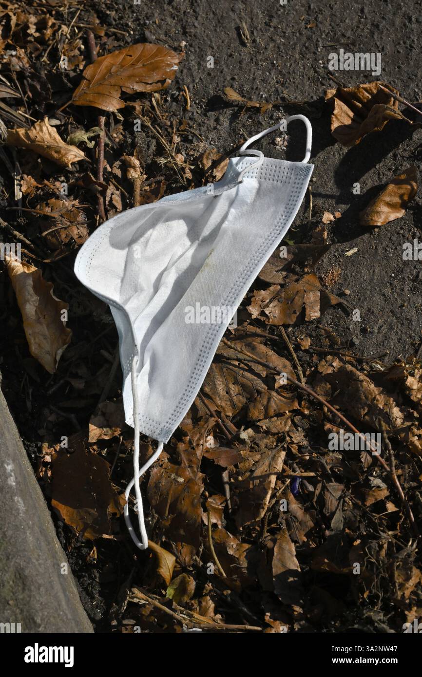 Ppe disposable face mask hi-res stock photography and images - Alamy