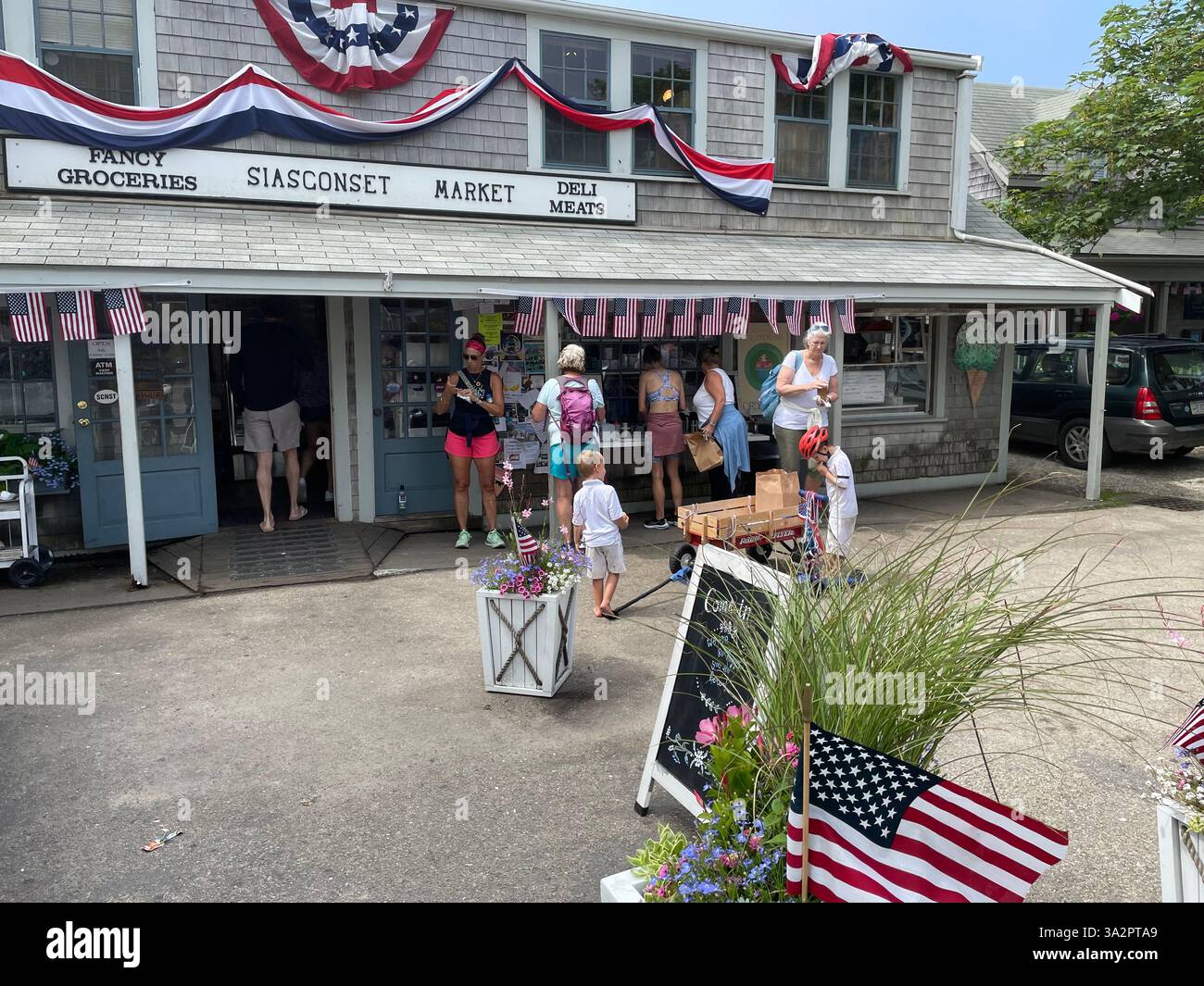 Downtown nantucket hi-res stock photography and images - Alamy Downtown nantucket hi-res stock photography and images - Alamy