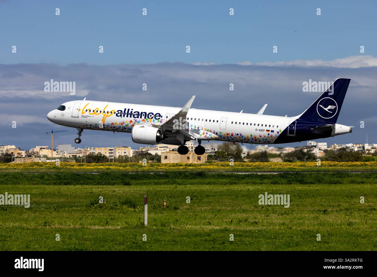Lufthansa Airbus A321-271NX (REG: D-AIEP) in the Help Alliance