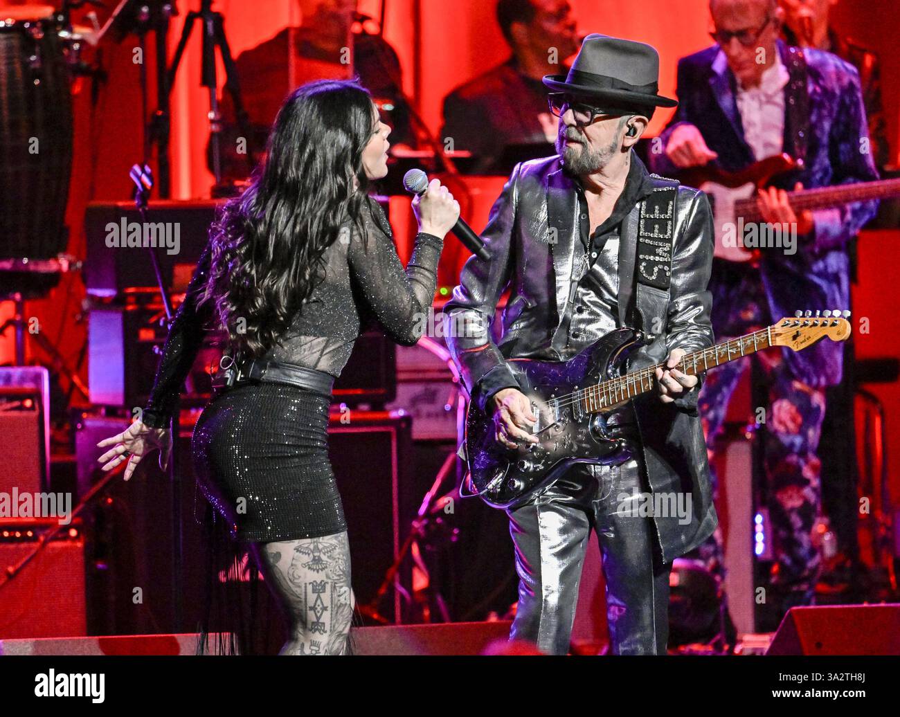Vanessa Amorosi, left, and Dave Stewart perform at the 9th annual Love ...