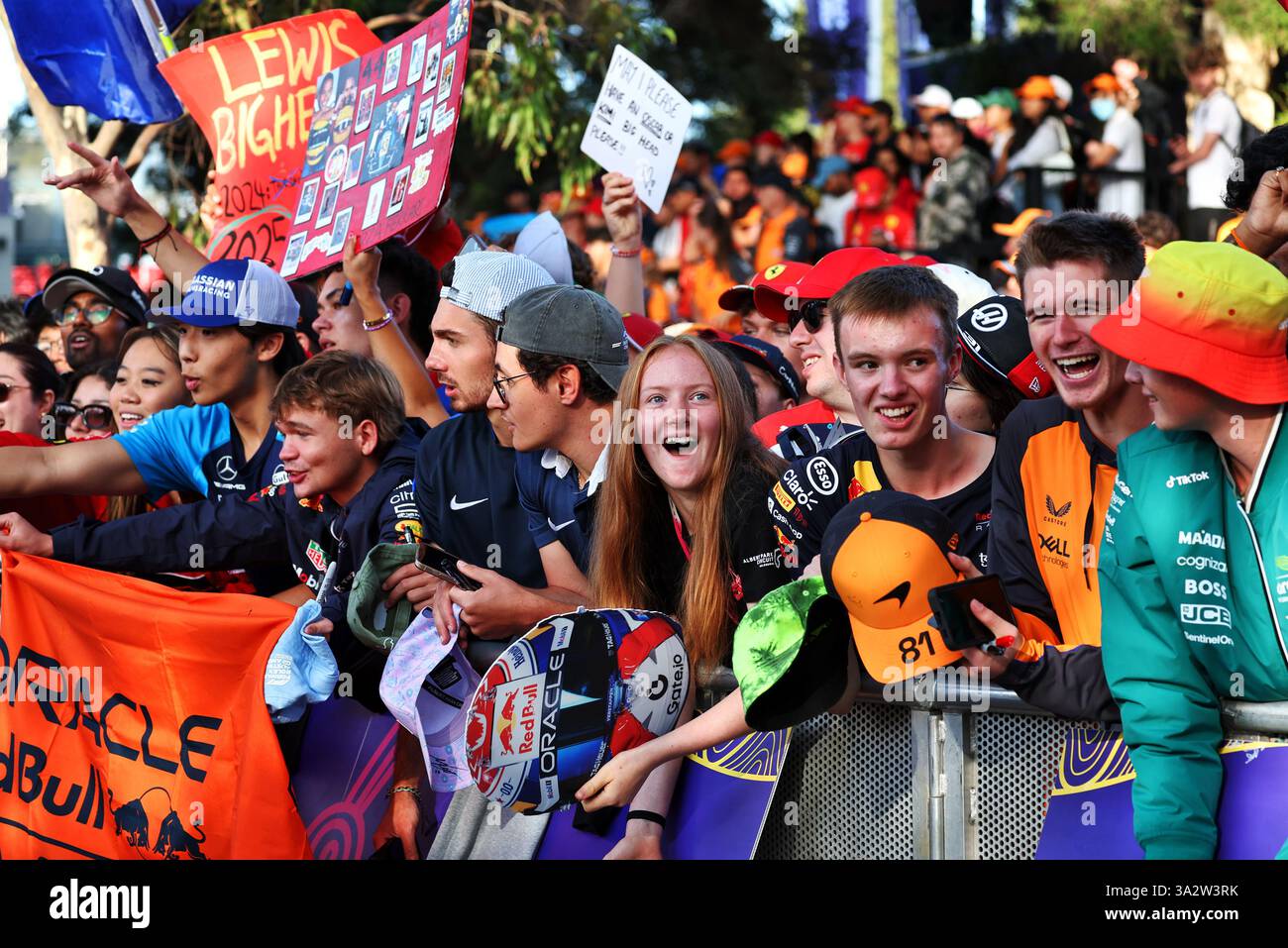 Circuit atmosphere fans. 14.03.2025. Formula 1 World Championship, Rd 1, Australian Grand Prix