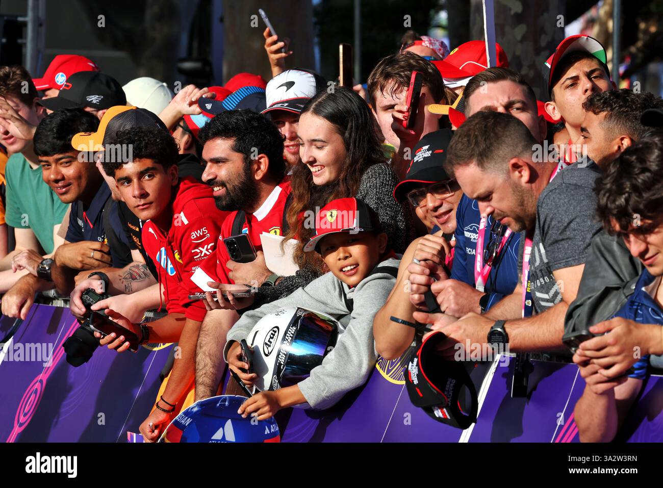 Circuit atmosphere fans. 14.03.2025. Formula 1 World Championship, Rd 1, Australian Grand Prix