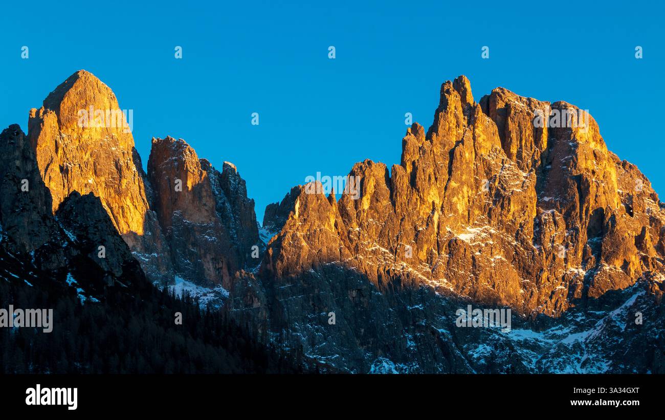 sunset on the peaks of the Dolomites Stock Photo - Alamy