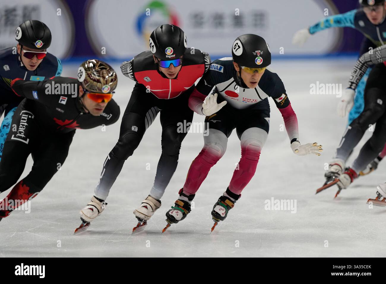 Team Canada, Turkey, Japan and Kazakhstan compete in a 5000m Relay Men quarterfinal Short Track