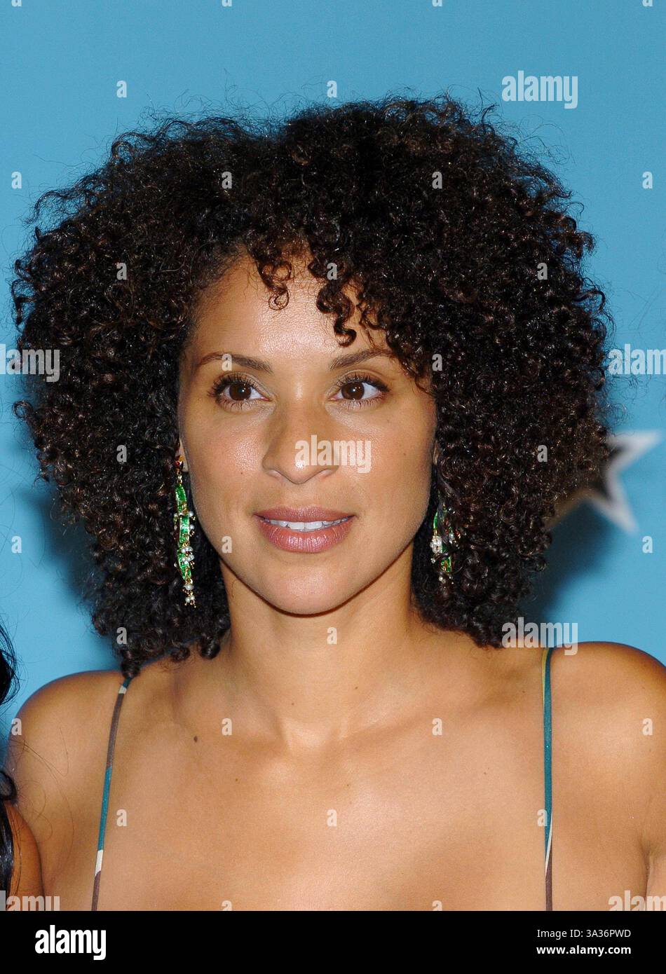 Avtobusda kokrak qafasidagi ayollar pornosini tomosha qiling Porno kelin barcha mehmonlar uchun