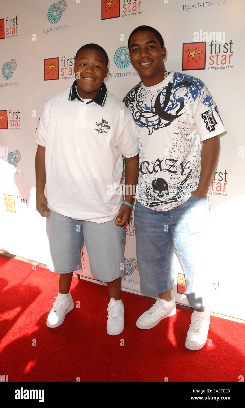 Christopher and kyle massey hi-res stock photography and images - Page 2 -  Alamy, image size:835x1390