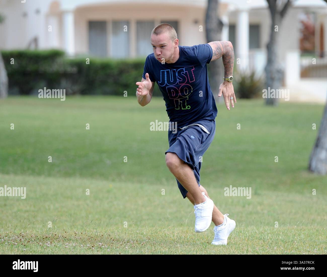 Training football summer pre season hi-res stock photography and 