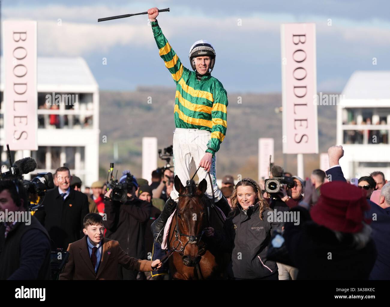 Cheltenham gold cup 2025 hi-res stock photography and images - Alamy