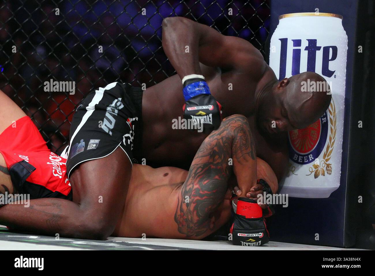 Who can STOP @Lavar Johnson? 😤 #lavarjohnson #dunk #basketball #foryou, image size:1300x956