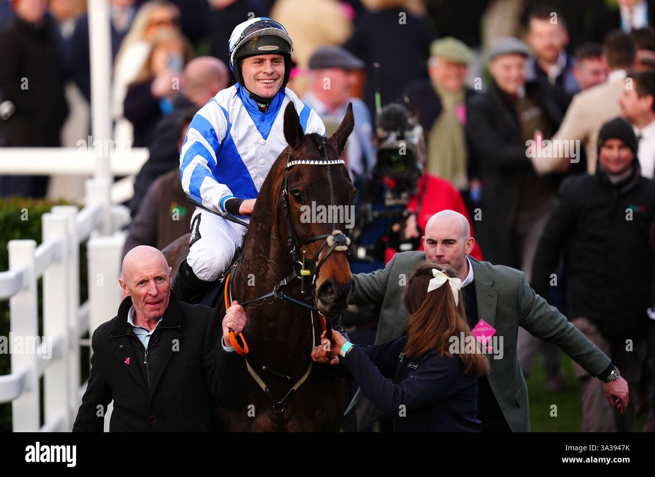 Rob James aboard Wonderwall after winning the St James's Place Festival ...