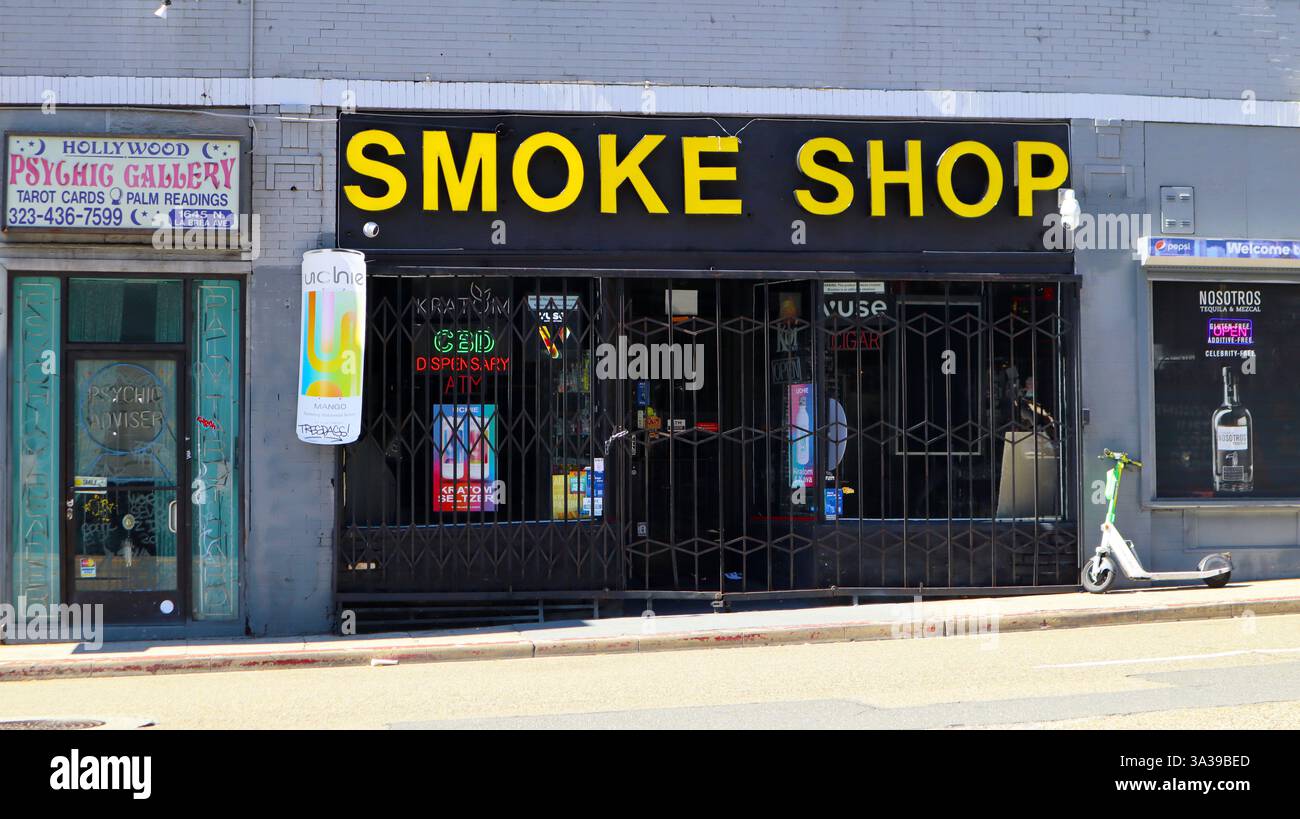 Tobacco counter hi-res stock photography and images