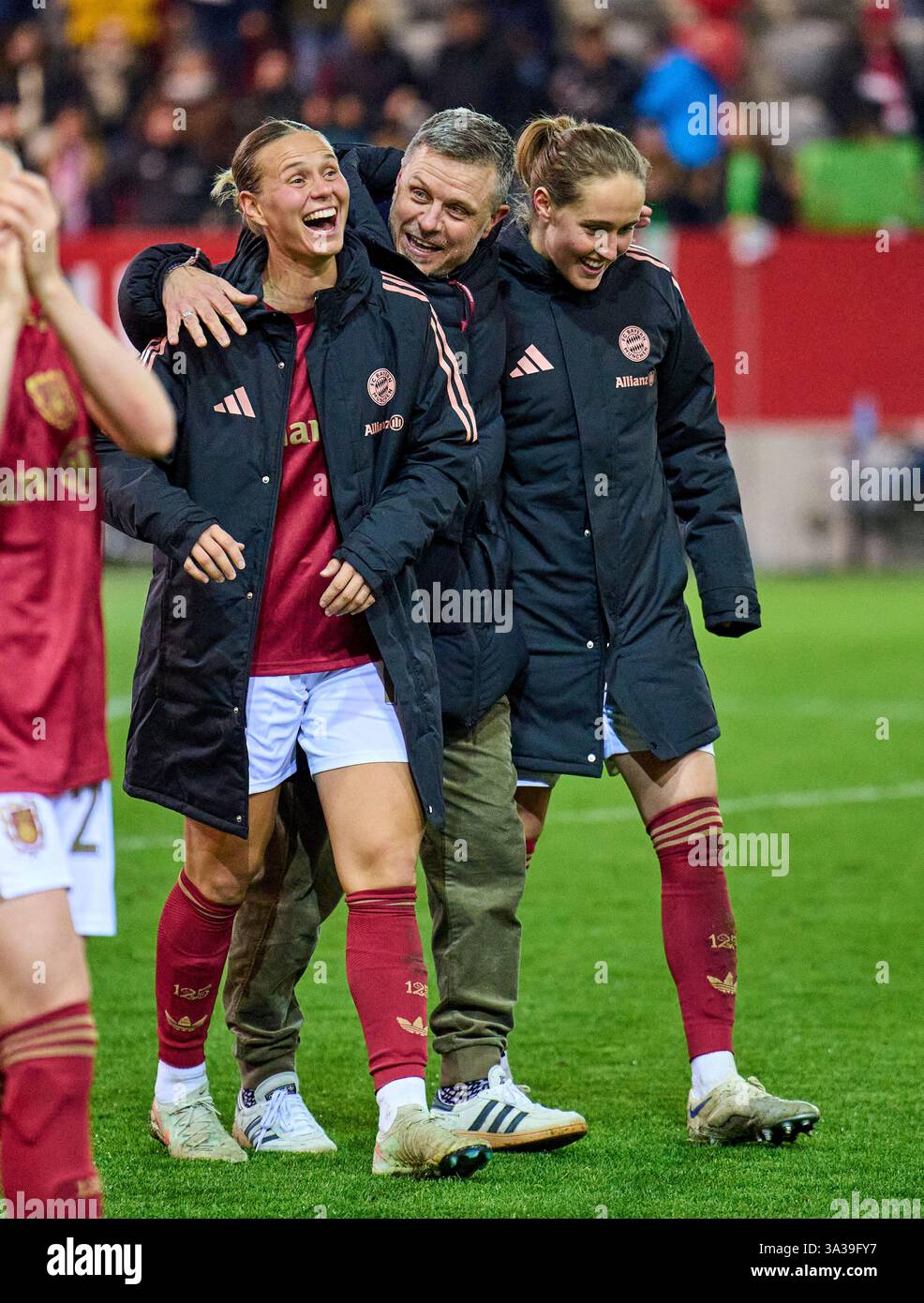 Bayern Coach Praises Klara Bühl After Bundesliga Opener Despite Room for Improvement Bayern Coach Praises Klara Bühl After Bundesliga Opener Despite Room for Improvement