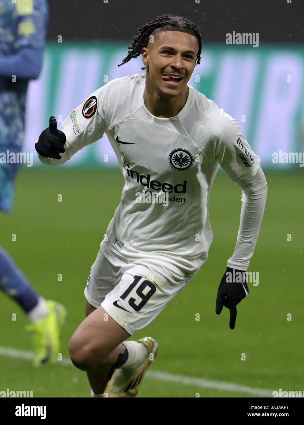 Jean-Matteo Bahoya. jubelt über sein Tor zum 1:0 fotografiert beim ...