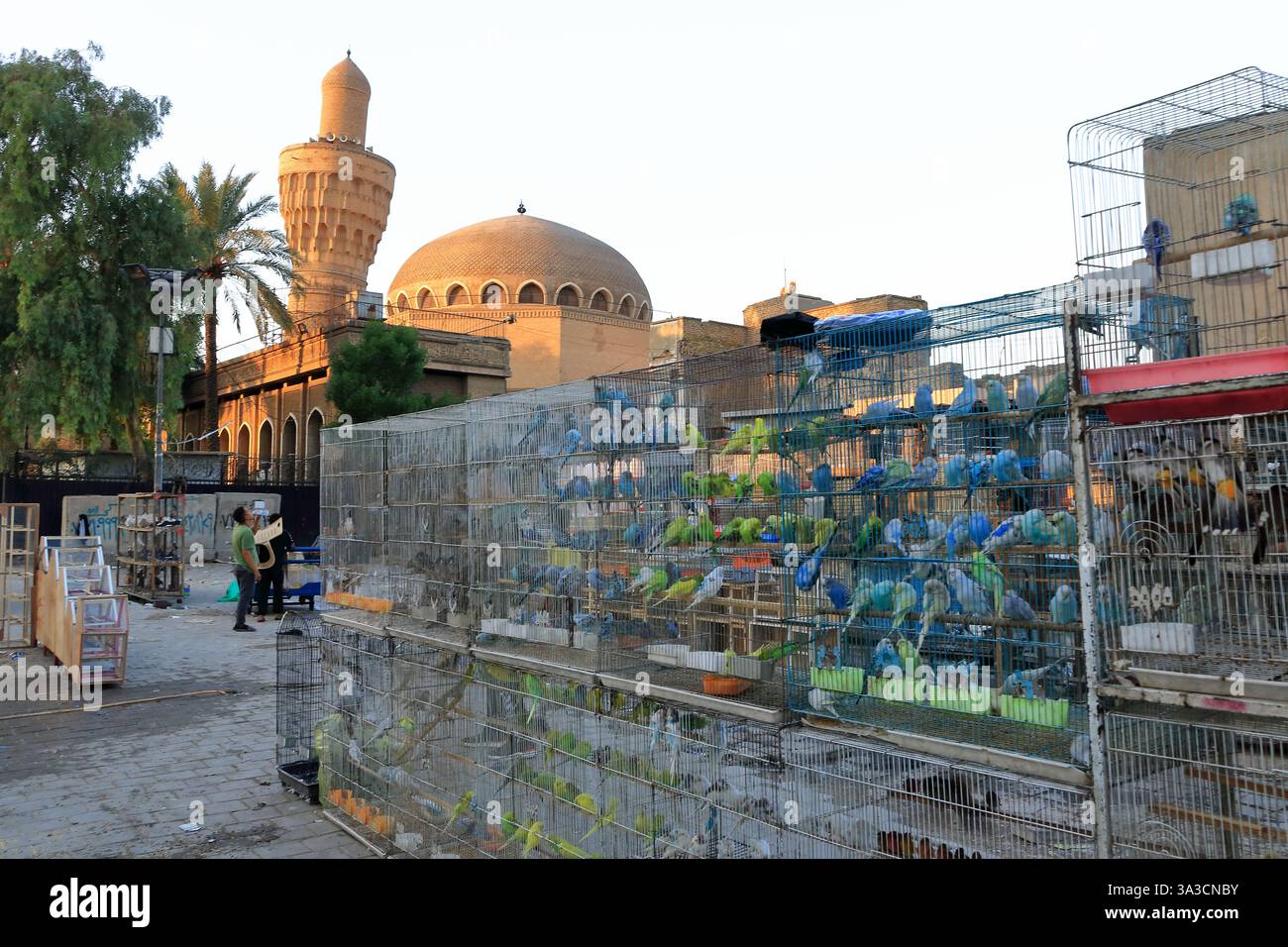 Baghdad street market hi-res stock photography and images - Alamy