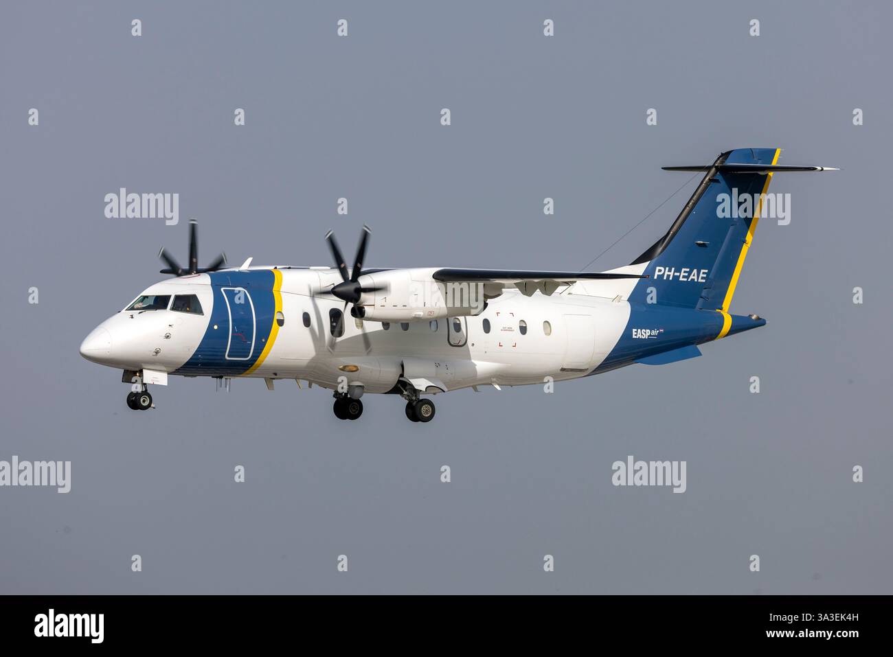 easp-air-dornier-do-328-110-reg-ph-eae-landing-runway-31-after