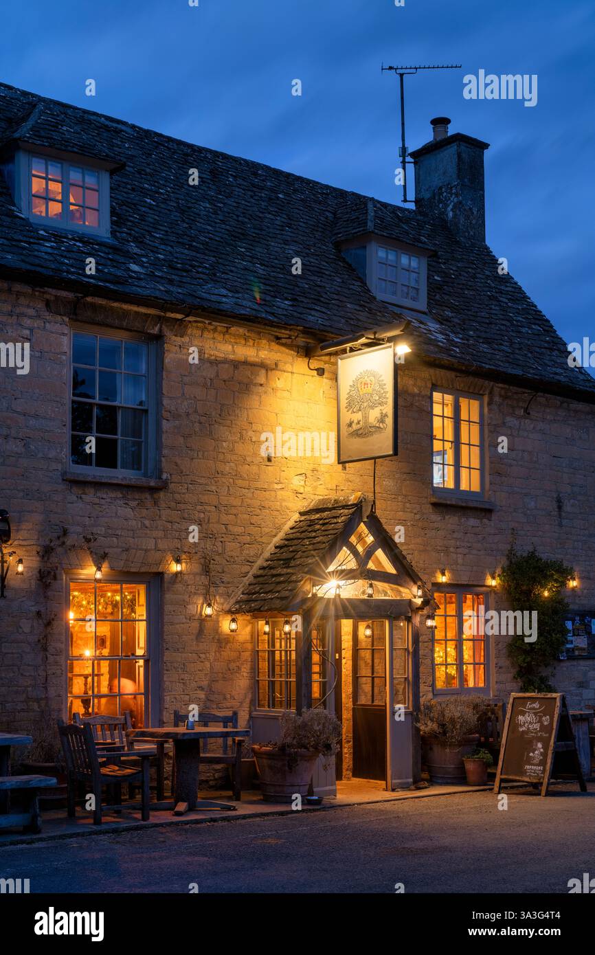 The Royal Oak pub at dusk. Ramsden, Cotswolds, Oxfordshire, England ...