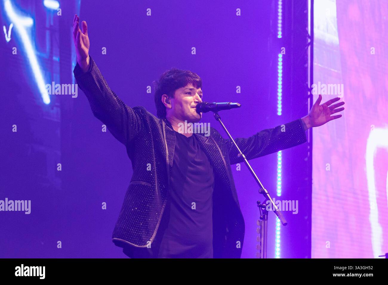 Danny O'Donoghue, lead singer of Irish band The Script, performs live ...