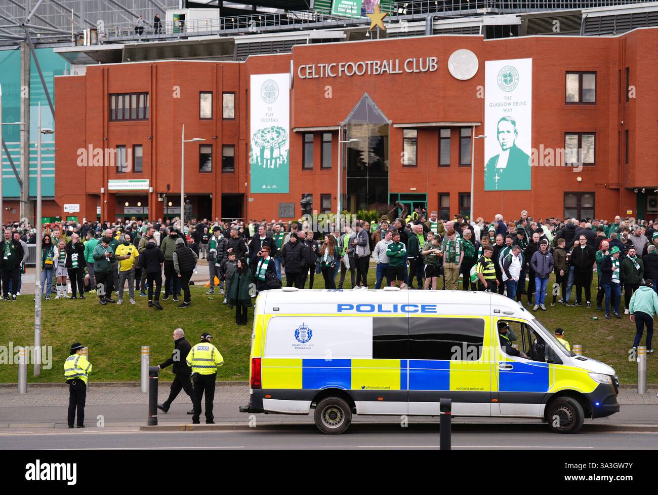 Celtic fans and police officers ahead of the William Hill Premiership ...
