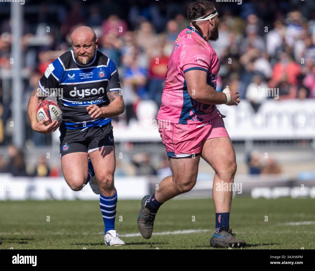 Tim Dunn Rugby Exeter, Devon, UK. 16th Mar, 2025. Bath Rugby’s Tom Dunn runs with the ...