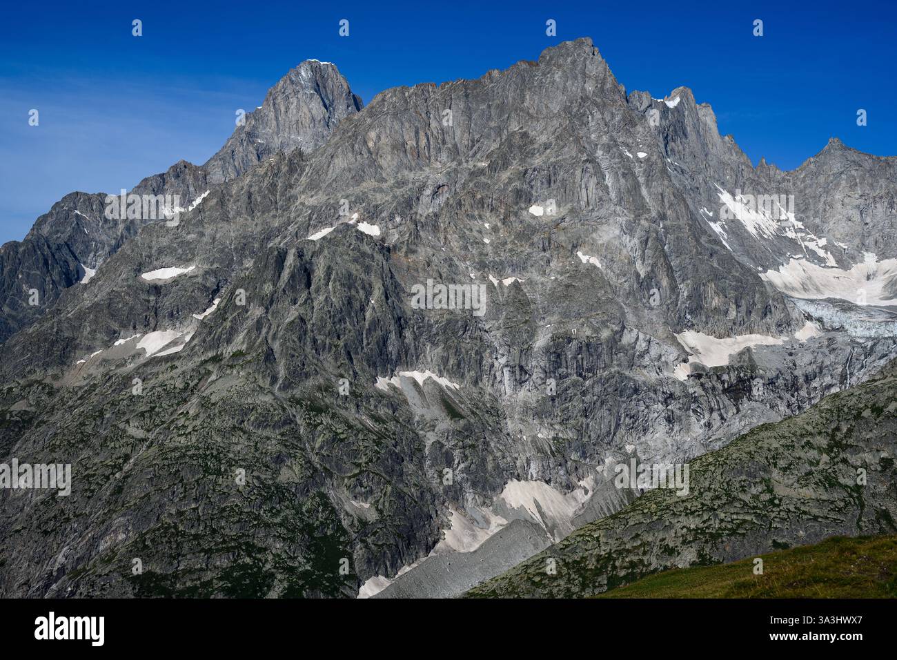 Mont rouge de triolet hi-res stock photography and images - Alamy
