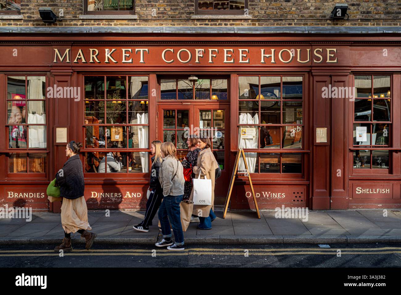 Spitalfields Market - the Market Coffee House located at 50-52 Brushfield Street, Spitalfields, London. C16th townhouse now a restaurant, cafe & bar. Stock Photo