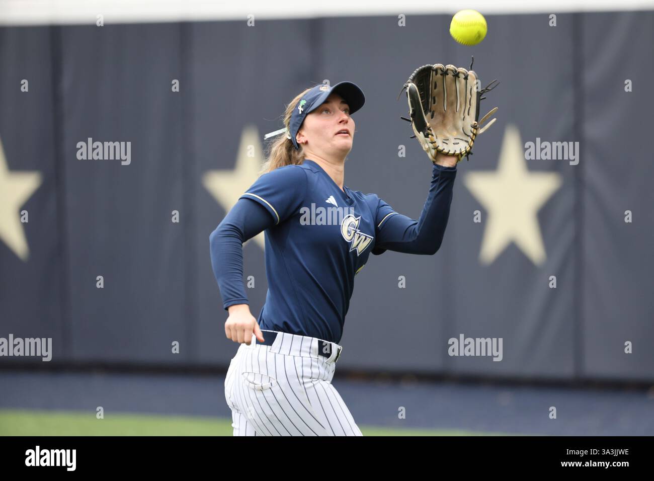 George Washington utility Gabby Polsky (6) makes a catch during an NCAA ...