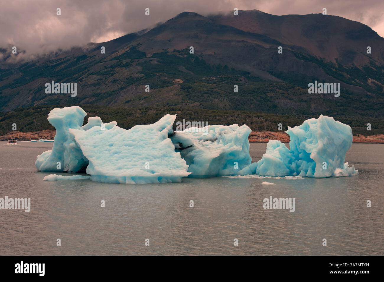 Snow float hi-res stock photography and images - Alamy