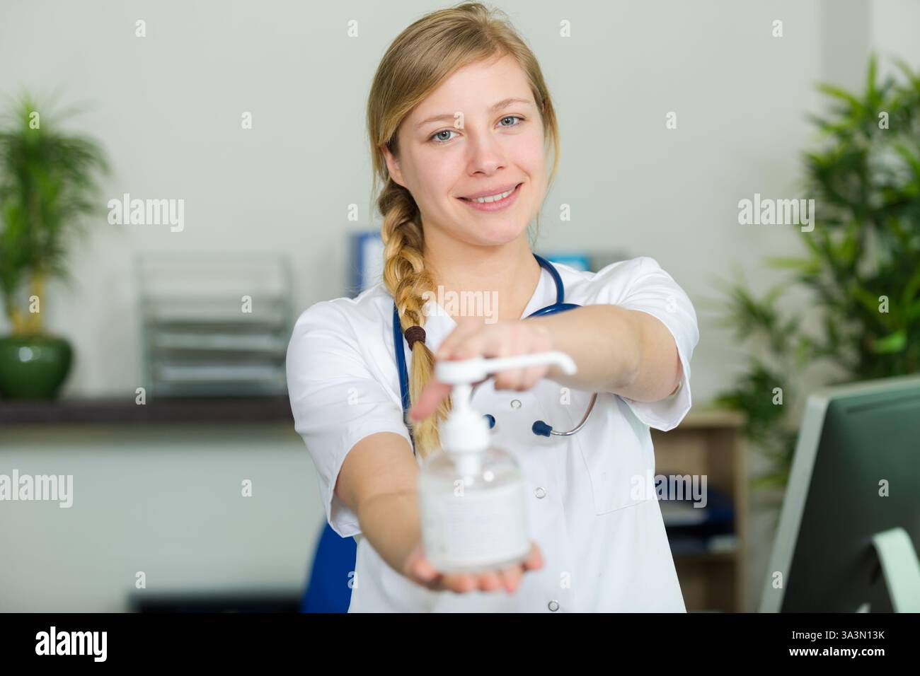 female nurse showing handwash in hospital Stock Photo - Alamy