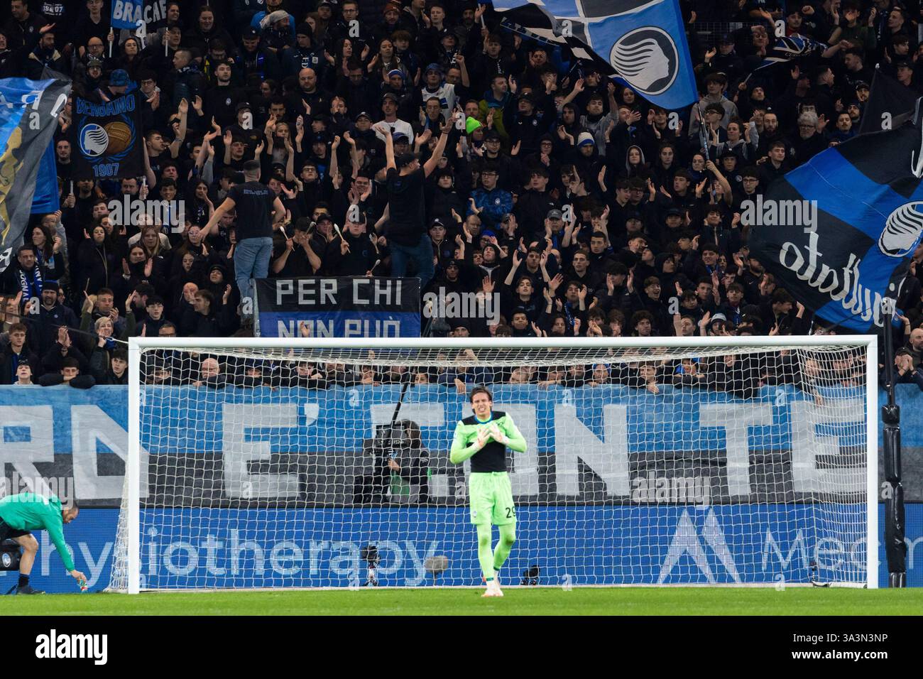 Bergamo, Italy. 16th Mar, 2025. Marco Carnesecchi in action during Serie A match between Atalanta and FC Internazionale on March 16 2025 at Gewiss Stadium in Bergamo, Italy Credit: Mairo Cinquetti/Alamy Live News Stock Photo