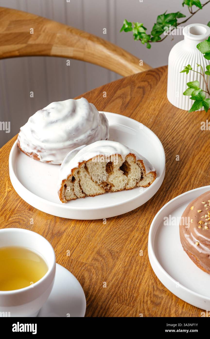 Cinnabon hi-res stock photography and images - Alamy
