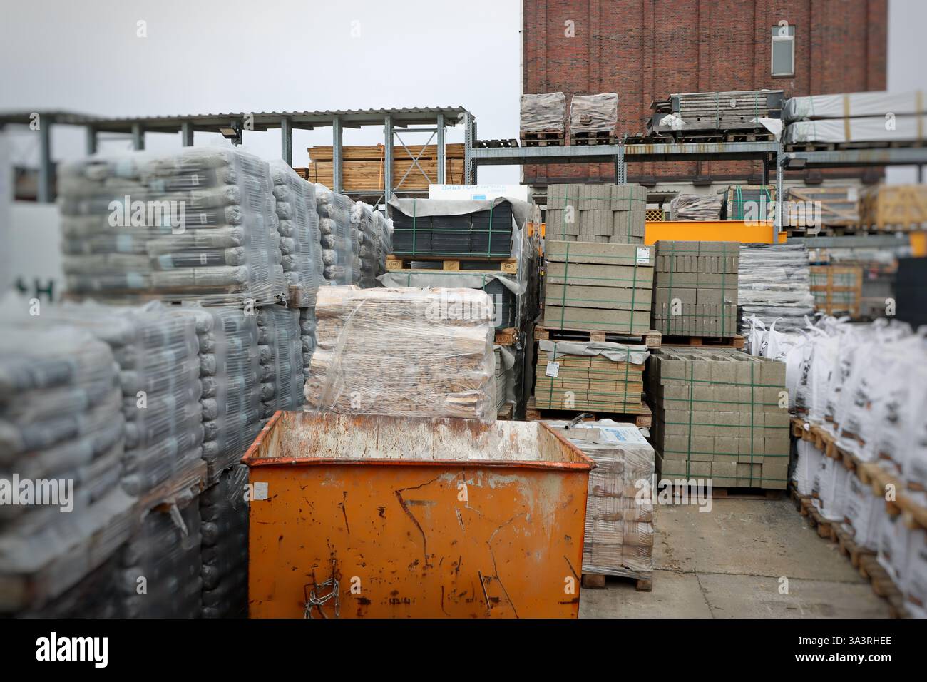 Materials distribution hi-res stock photography and images - Alamy