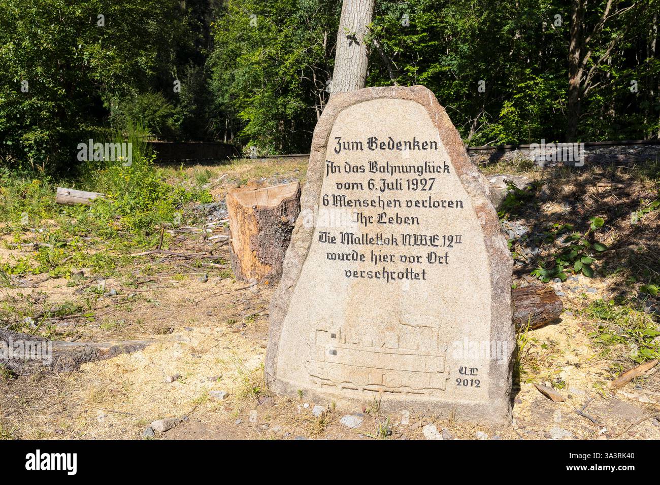 Gedenkstein Bahnunglück vom 6. Juli 1927 an der Strecke der Harzer Schmalspurbahnen bei Hasserode, Harz, Wernigerode, Sachsen-Anhalt, Deutschland *** Stock Photo