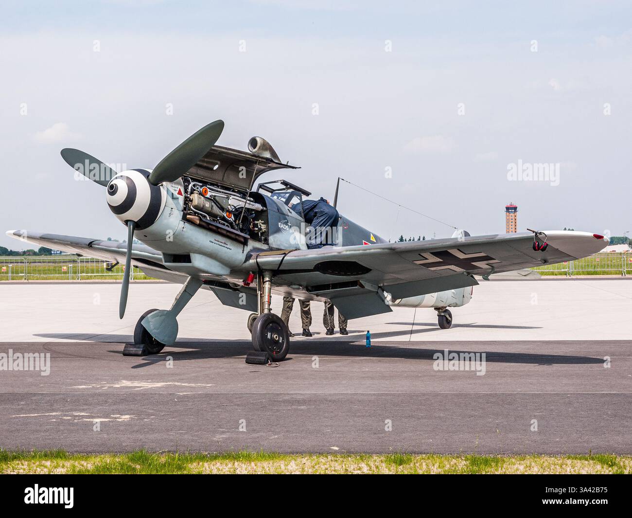 berlin-germany-june-10-2010-messerschmitt-bf-109g-4-fighter-with