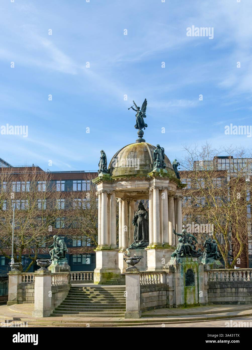Queen Victoria statue, Derby Square, city centre of Liverpool, England, UK large neo-Baroque or Beaux-Arts monument 1906 Stock Photo