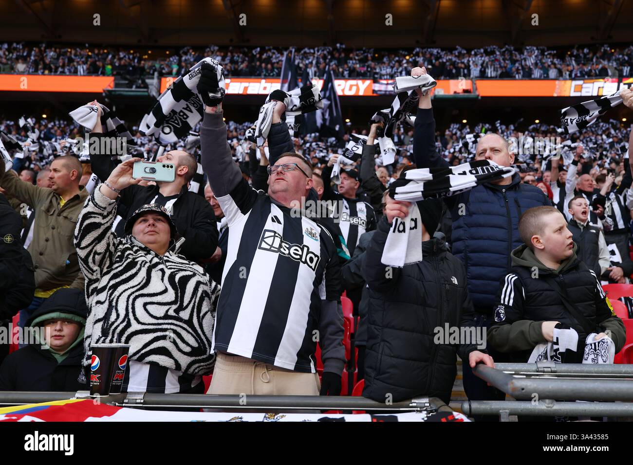 Wor Flags - Announce Plan For Newcastle United Carabao Cup Final At