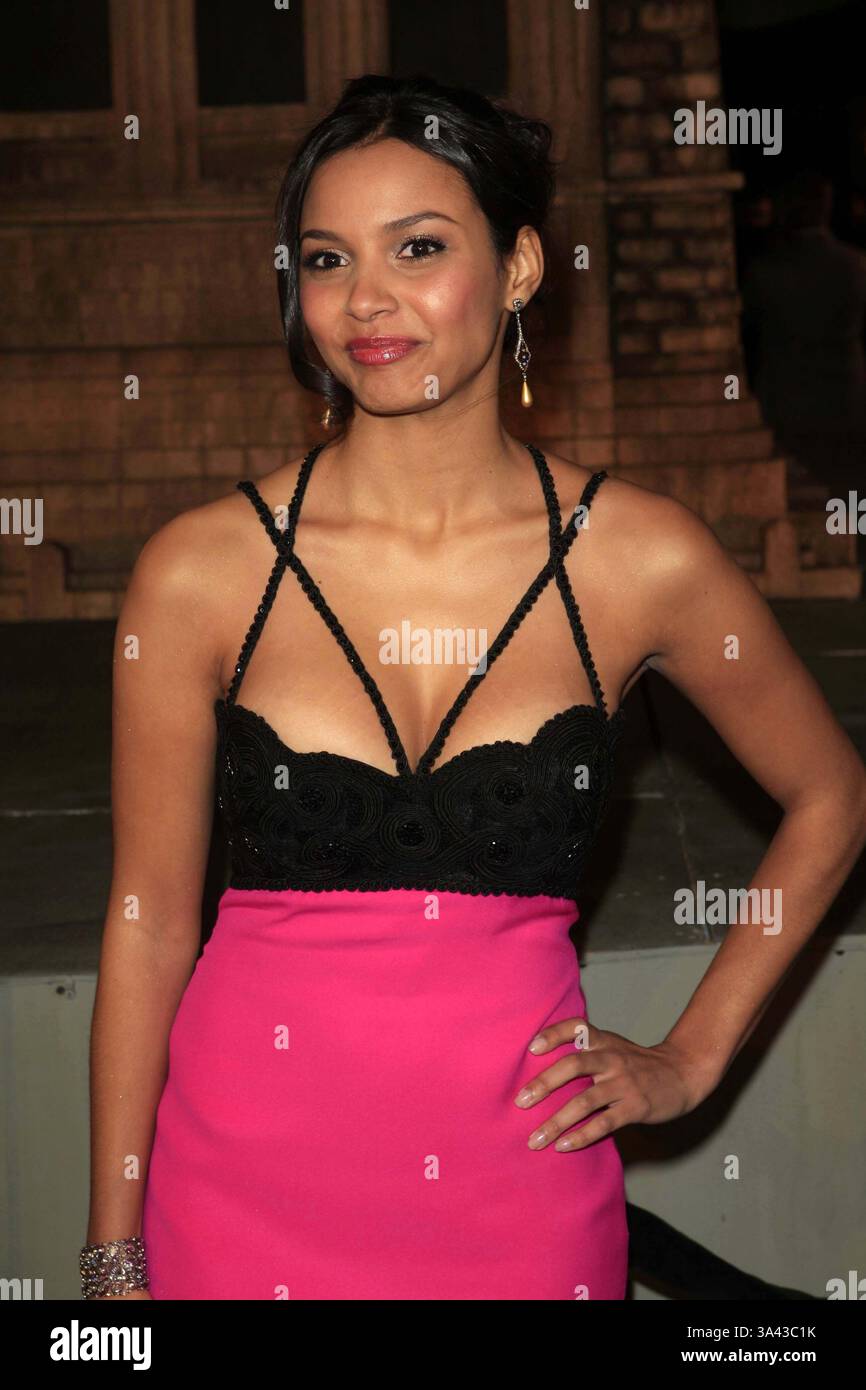 Jessica lucas cloverfield premiere hi-res stock photography and images -  Alamy, image size:866x1390