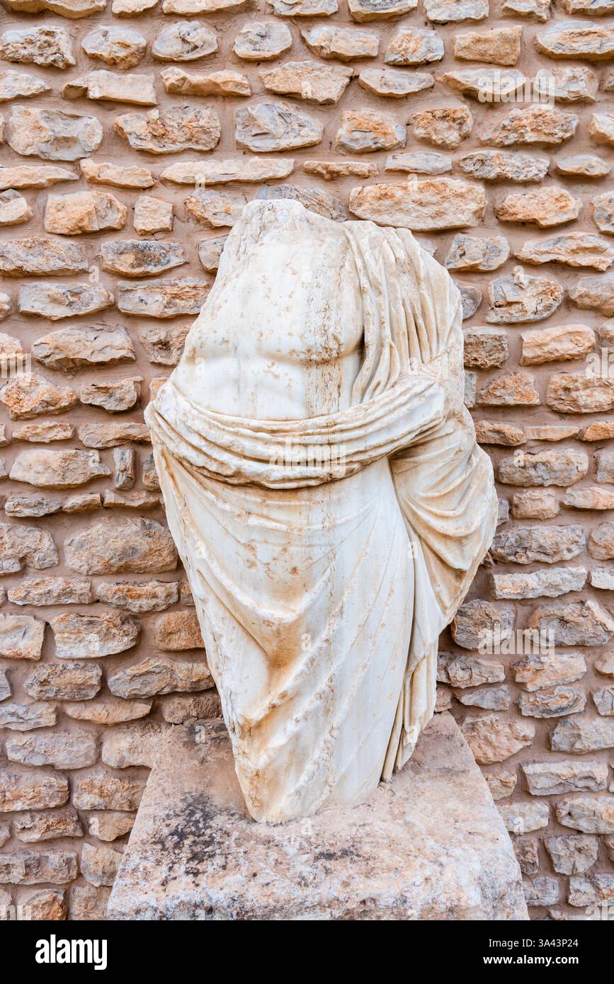 Headless statue roman hi-res stock photography and images - Alamy