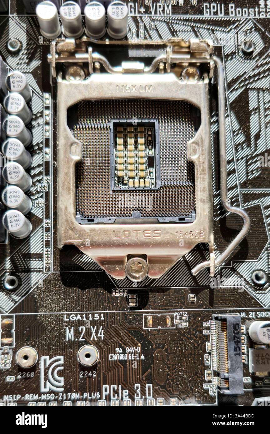 Ein Mainboard ist die Hauptplatine in einem Computersystem. Sie ...