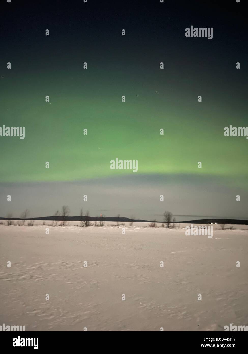 Green Northern Lights dancing over the Arctic sky – A breathtaking ...