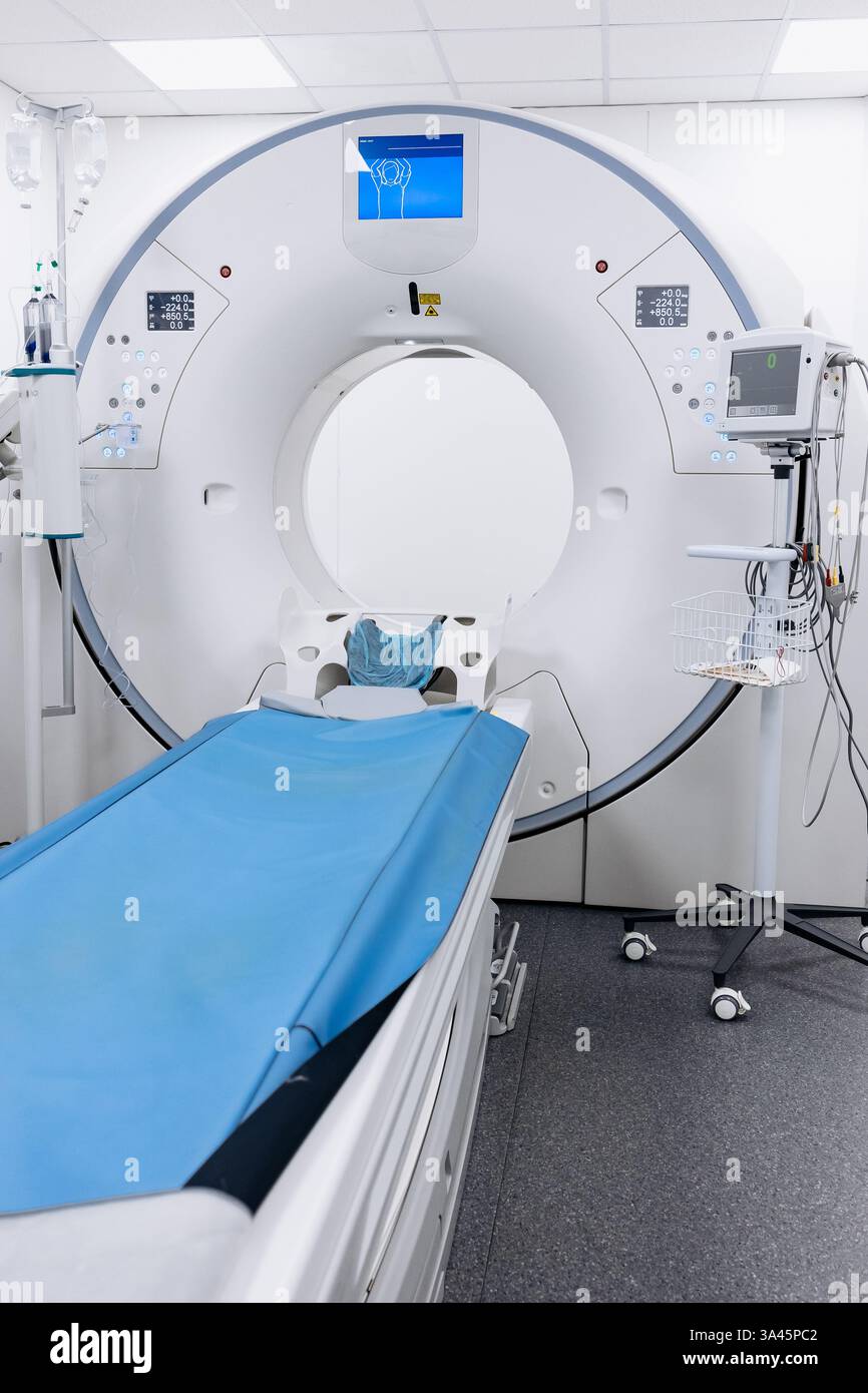 Mri ct scan hi-res stock photography and images - Alamy