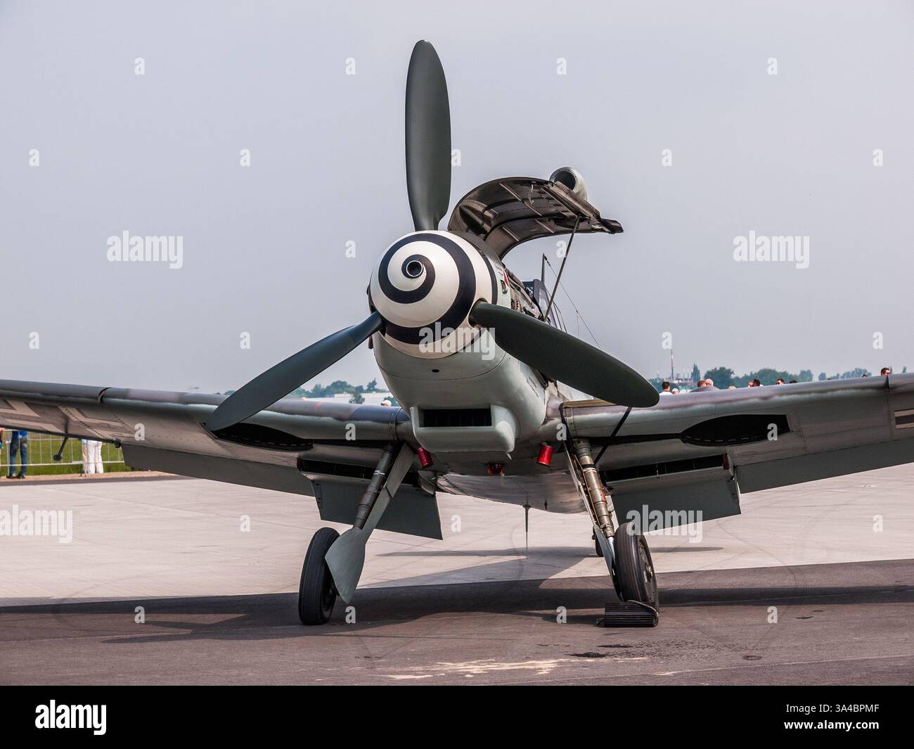 berlin-germany-june-10-2010-messerschmitt-bf-109g-4-fighter-with