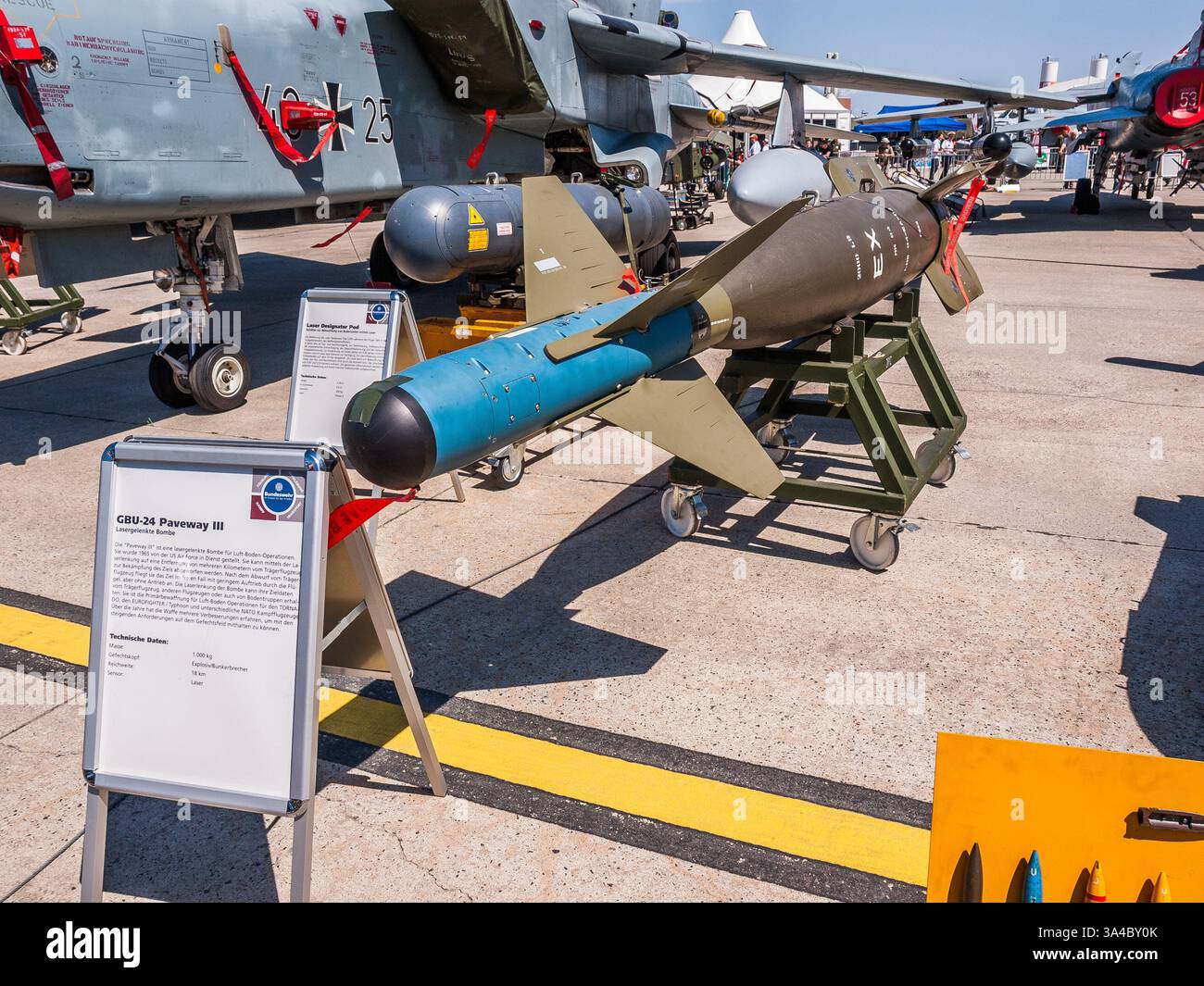 Mk 84 hi-res stock photography and images - Alamy