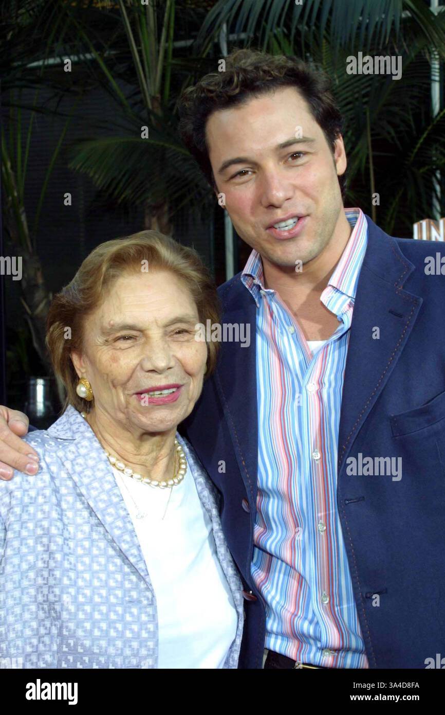 July 24, 2003 - K31261TR                                                                          7/24/03.PREMIERE OF ''AMERICAN  WEDDING''     . AT UNIVERSAL STUDIO HOLLYWOOD CA. .ROCCO DISPIRITO & MOTHER NICOLINA. TOM RODRIGUEZ/(Credit Image: © Globe Photos/ZUMAPRESS.com) Stock Photo
