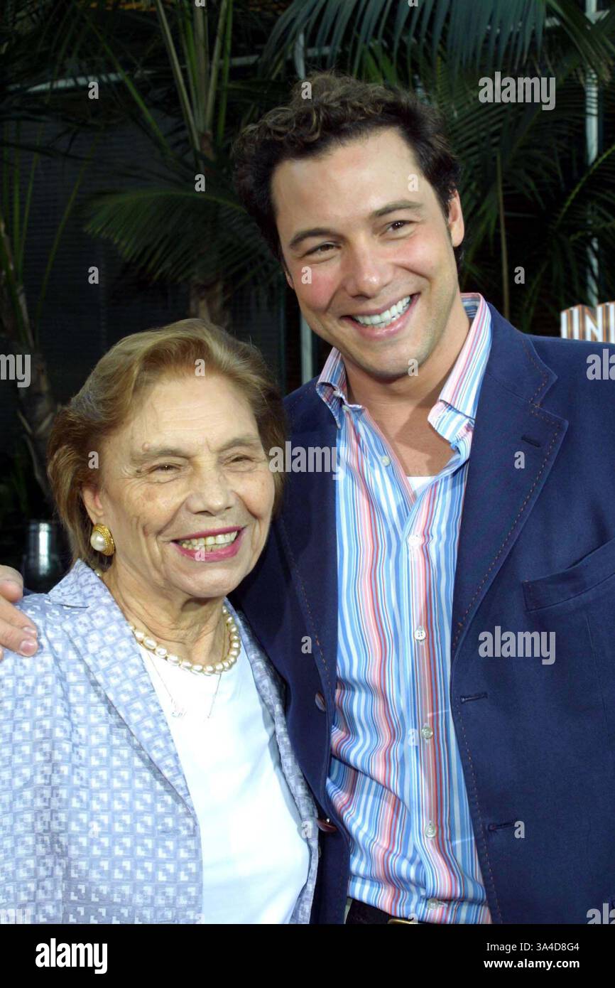 July 24, 2003 - K31261TR                                                                          7/24/03.PREMIERE OF ''AMERICAN  WEDDING''     . AT UNIVERSAL STUDIO HOLLYWOOD CA. .ROCCO DISPIRITO & MOTHER NICOLINA. TOM RODRIGUEZ/(Credit Image: © Globe Photos/ZUMAPRESS.com) Stock Photo