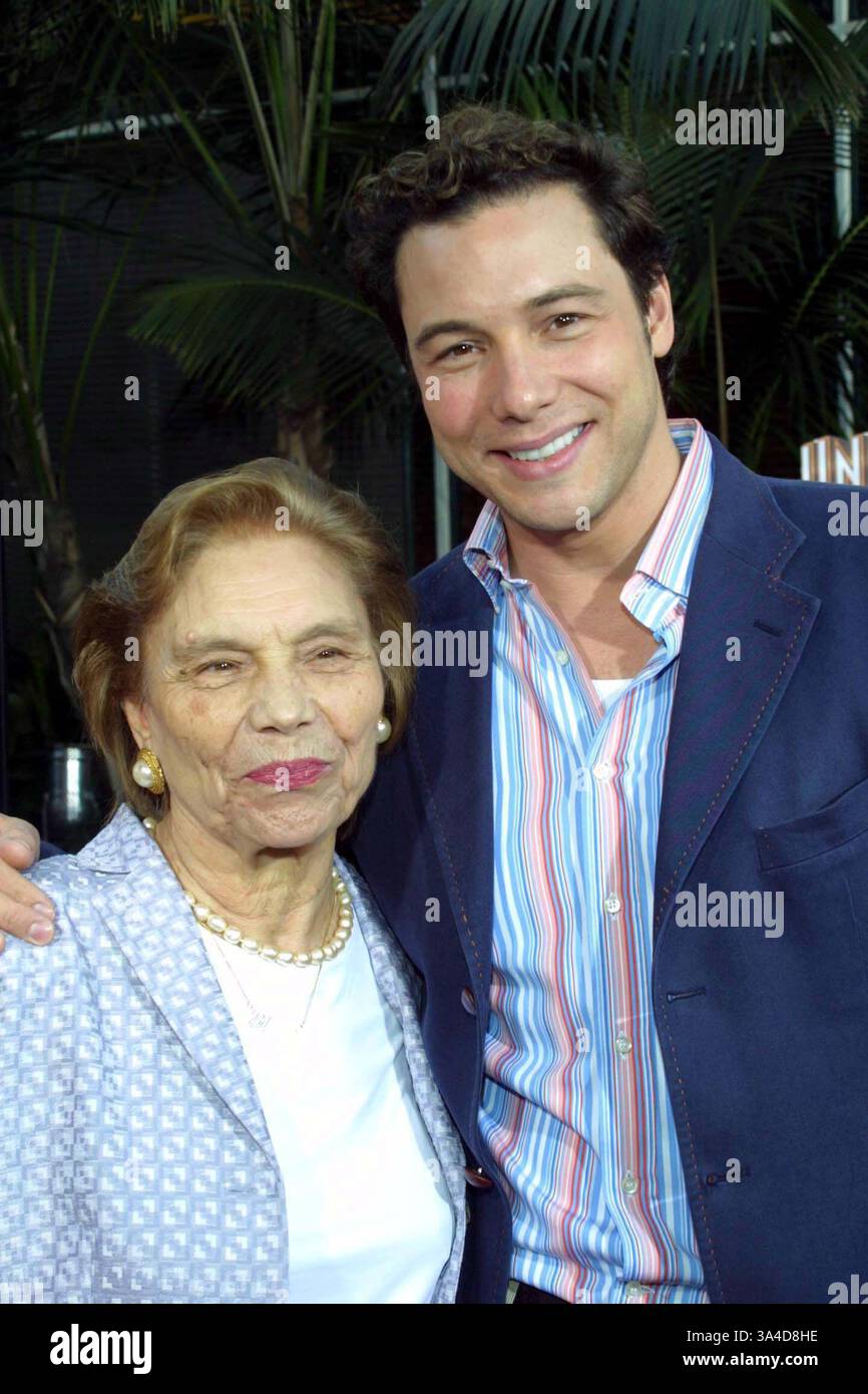 July 24, 2003 - K31261TR                                                                          7/24/03.PREMIERE OF ''AMERICAN  WEDDING''     . AT UNIVERSAL STUDIO HOLLYWOOD CA. .ROCCO DISPIRITO & MOTHER NICOLINA. TOM RODRIGUEZ/(Credit Image: © Globe Photos/ZUMAPRESS.com) Stock Photo