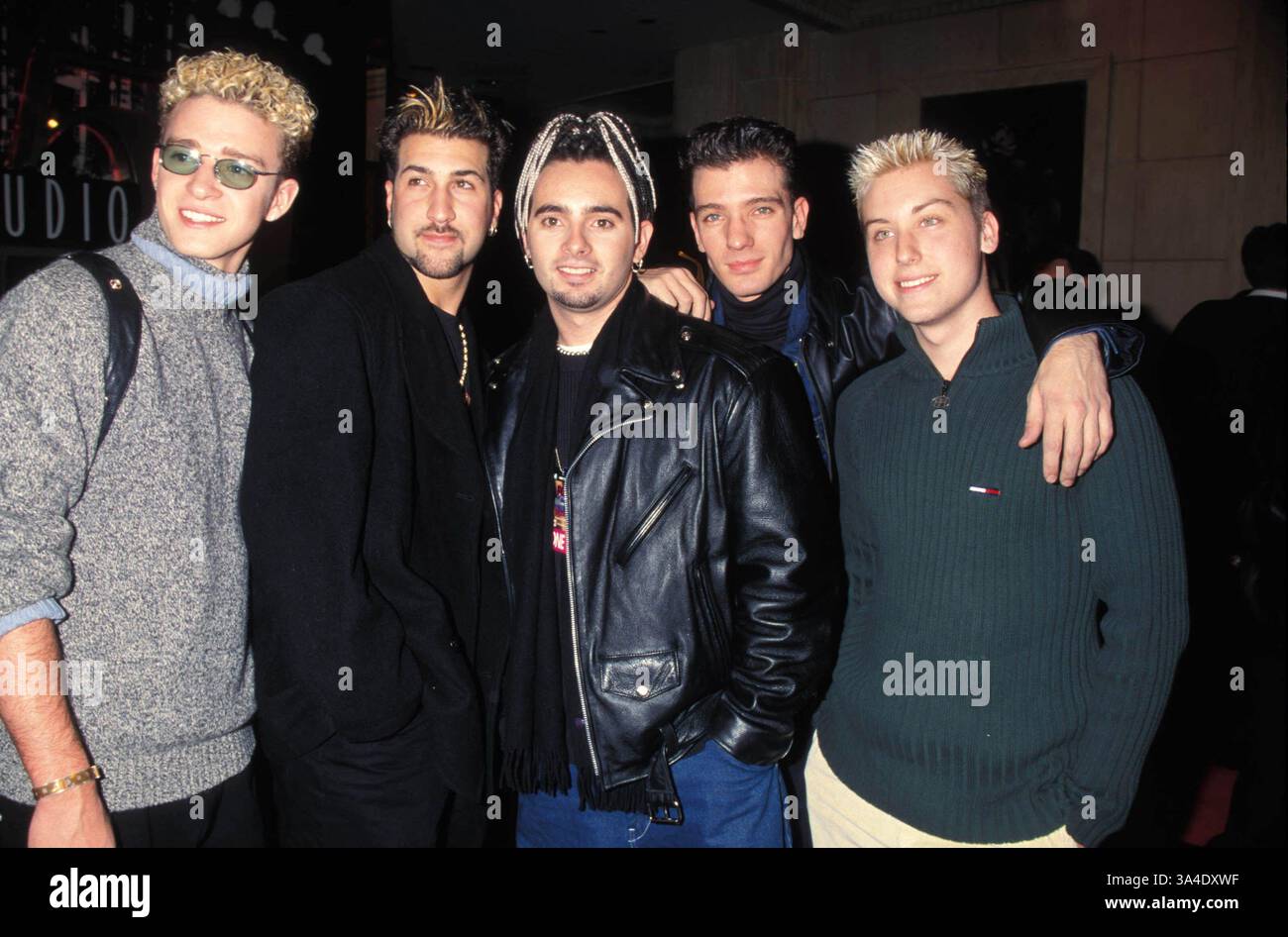 Nsync With Roses Nsync 1998 hi-res stock photography and images - Alamy