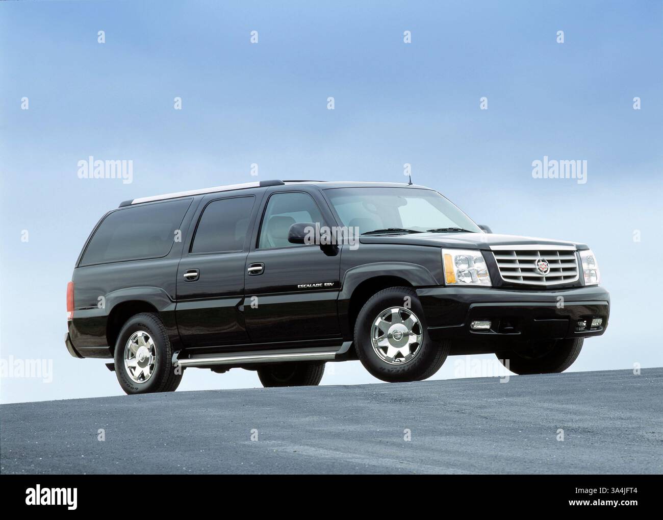 Aug 22, 2004; Los Angeles, CA, USA; The 2005 Cadillac Escalade ESV. The ...