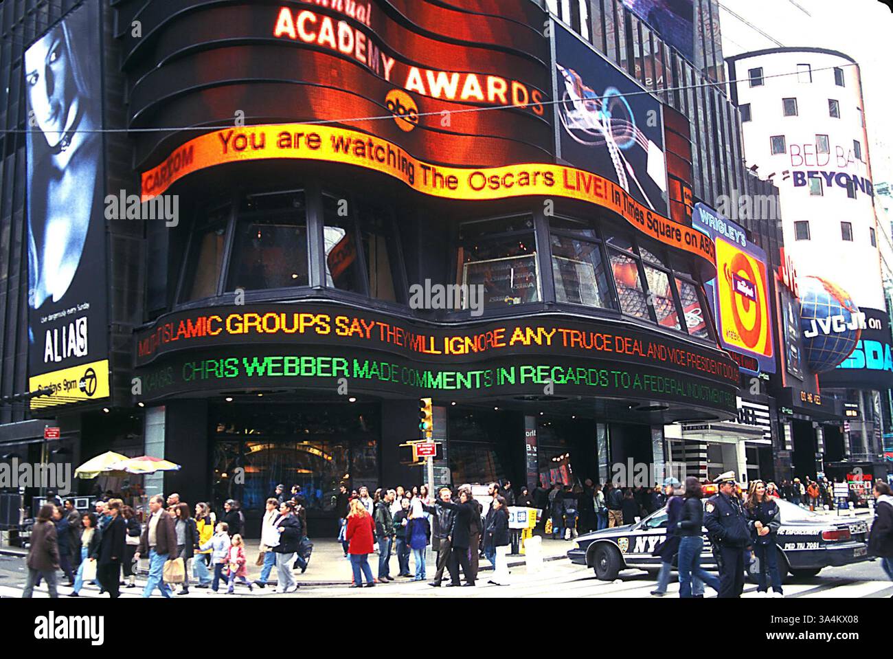 Abc studios in times square hi-res stock photography and images - Alamy